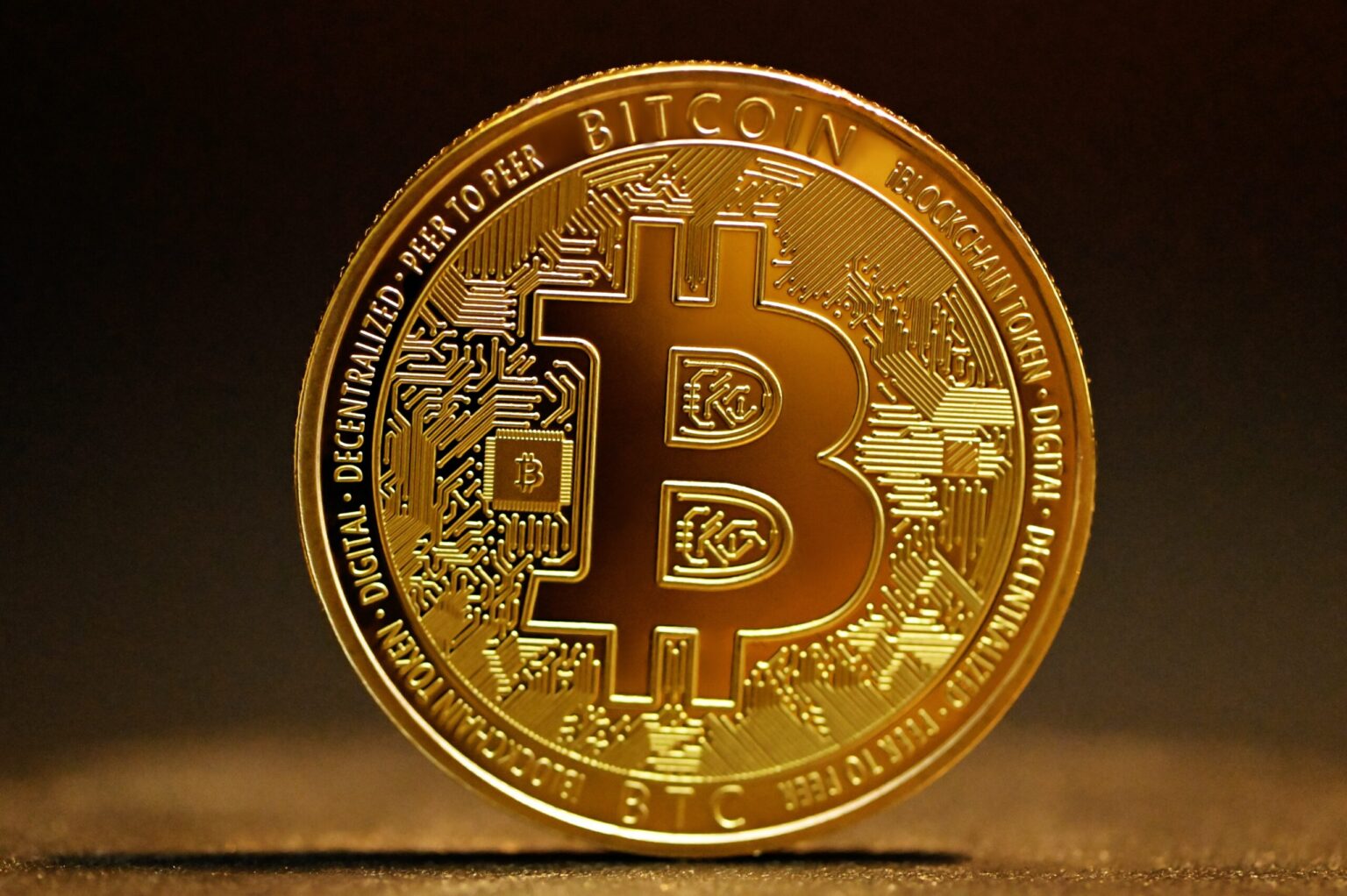 Bitcoin Older Than 5 Years Abruptly Strikes, Bearish Signal?
